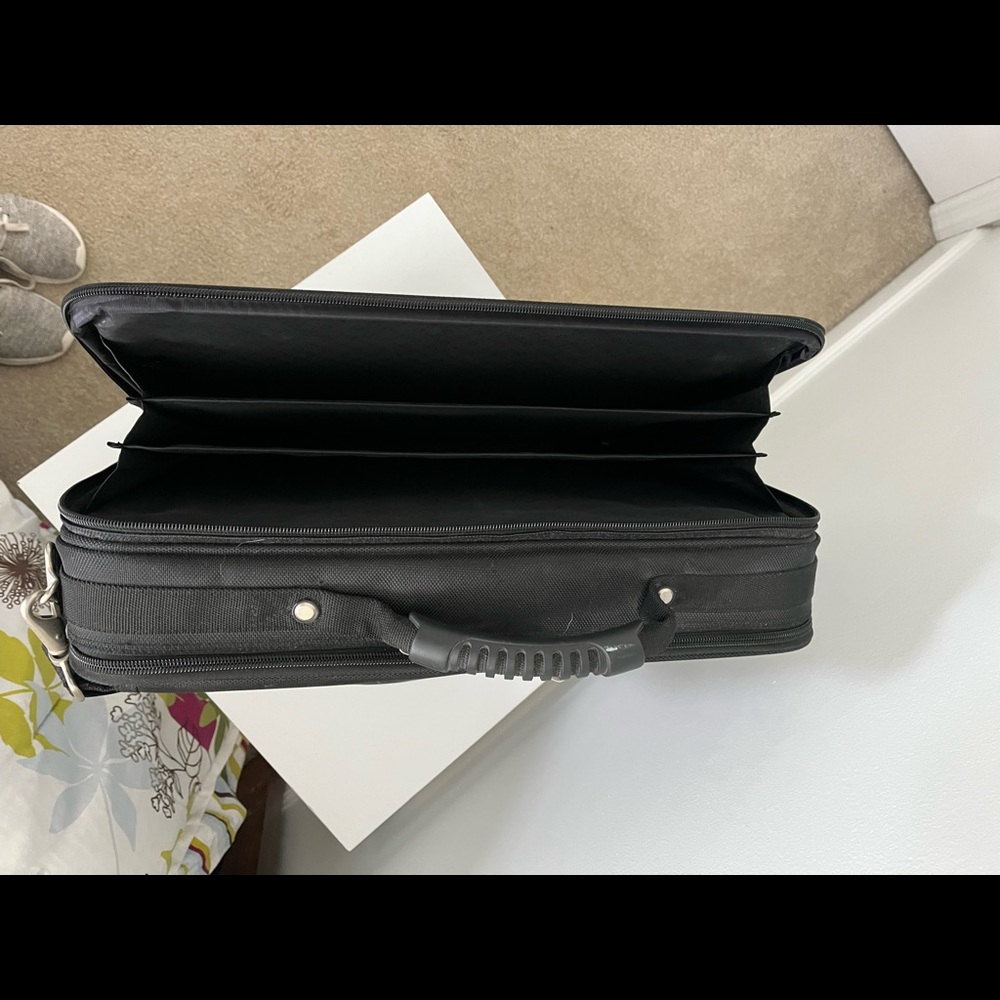 NWOT Foray Laptop/Computer Messenger Shoulder Bag - Picture 7 of 14